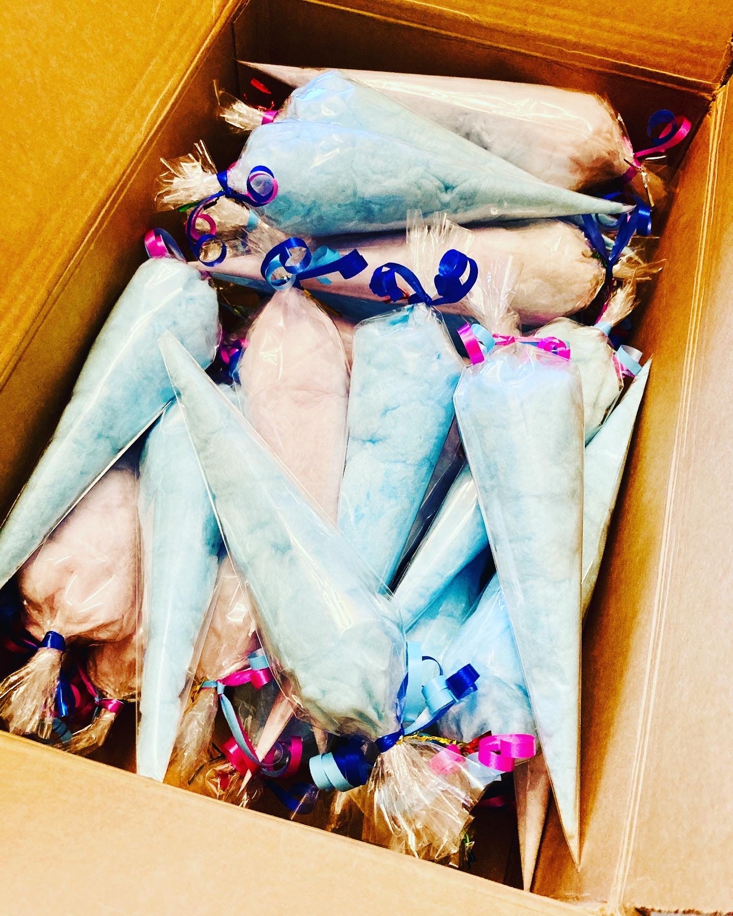 PARTY FAVORS: Party, Holiday, & Gift Favors